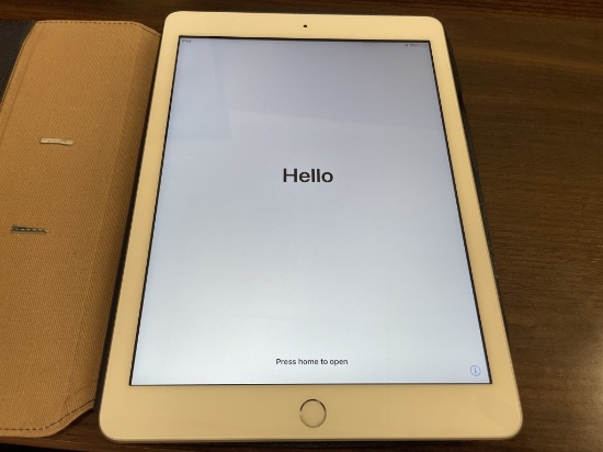 APPLE IPAD 5TH GENERATION MODEL A1822