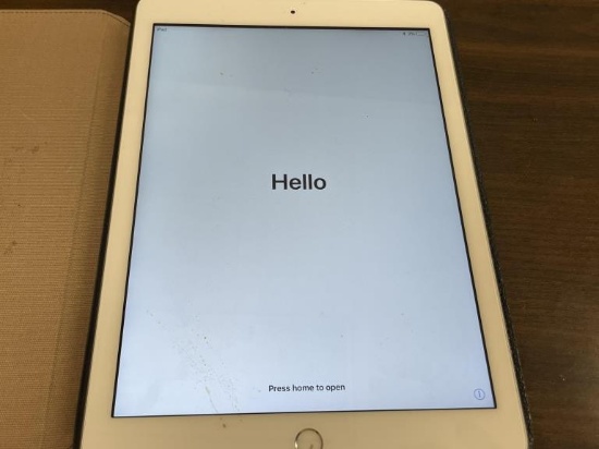 APPLE IPAD 5TH GENERATION MODEL A1822