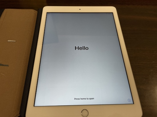 APPLE IPAD 5TH GENERATION MODEL A1822