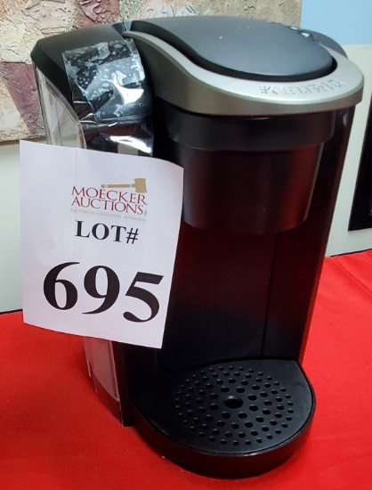 KEURIG COFFEE MACHINE