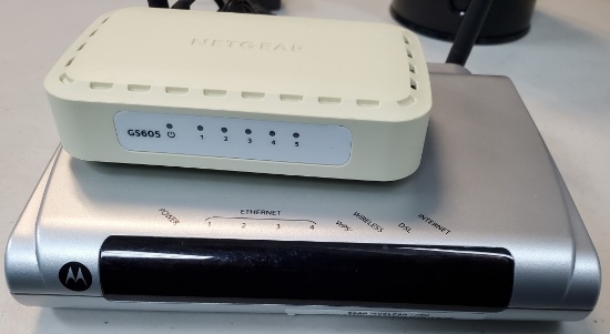 LOT CONSISTING OF ETHERNET ROUTERS AND SWITCH