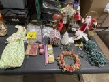 LOT CONSISTING OF ASSORTED HOLIDAY DECORATIONS