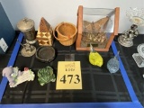 LOT CONSISTING OF ASSORTED DISPLAY ITEMS