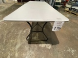 FOLDING TABLE 72