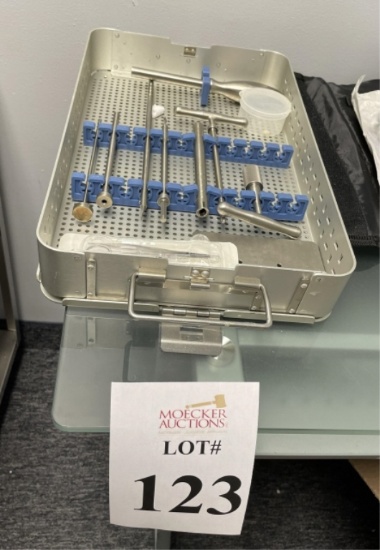 SURGICAL TOOL SET