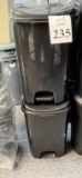 HEFTY TRASH CANS WITH LIDS 13 GAL