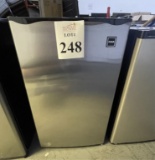RCA MINI REFRIGERATOR MODEL RFR322-B