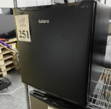 GALANZ MINI REFRIGERATOR MODEL GL17BK