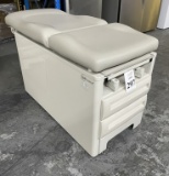 UMF MEDICAL PATIENT EXAM TABLE MODEL 5240