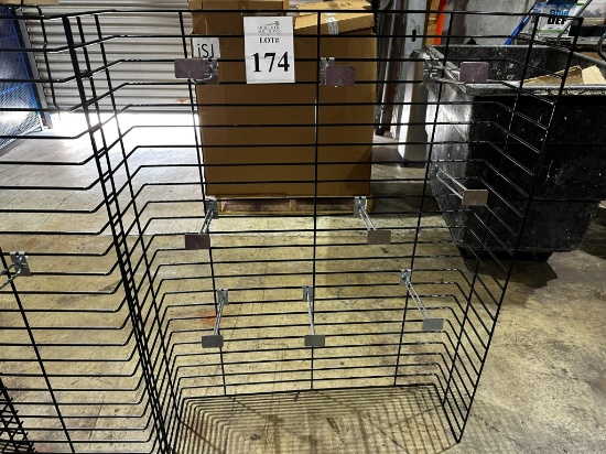 WIRE DISPLAY RACK WITH DISPLAY ARMS