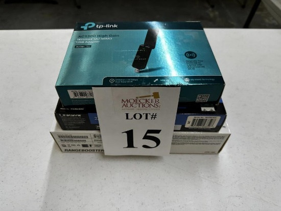 LOT CONSISTING OF WIRELESS USB ADAPTER AND RANGE BOOSTER