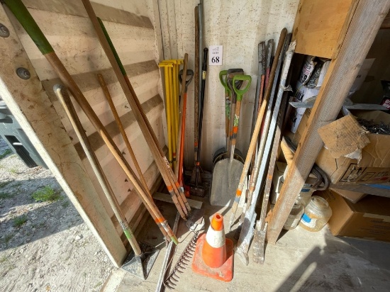 LOT CONSISTING OF ASSORTED HAND TOOLS