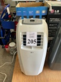 LG PORTABLE AIR CONDITIONER WITH ATTACHMENTS