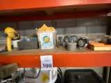 LOT CONSISTING OF ASSORTED ITEMS