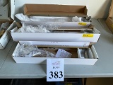 LOT CONSISTING OF ASSORTED TOWEL HOLDERS