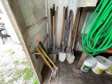 LOT CONSISTING OF ASSORTED ITEMS