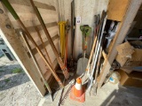 LOT CONSISTING OF ASSORTED HAND TOOLS