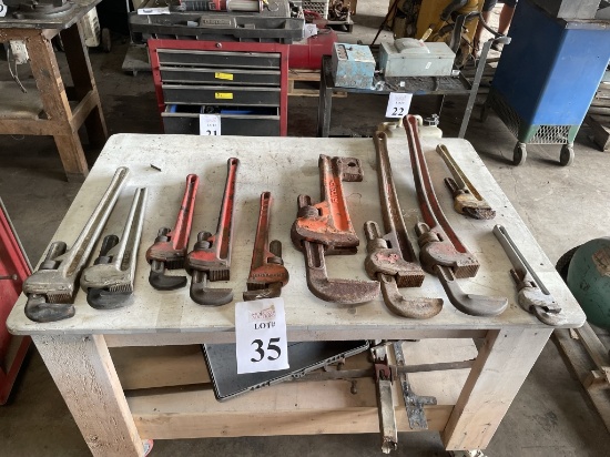 ASSORTED SIZED PIPE WRENCHES