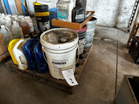 LOT CONSISTING OF ASSORTED OIL SUPPLIES