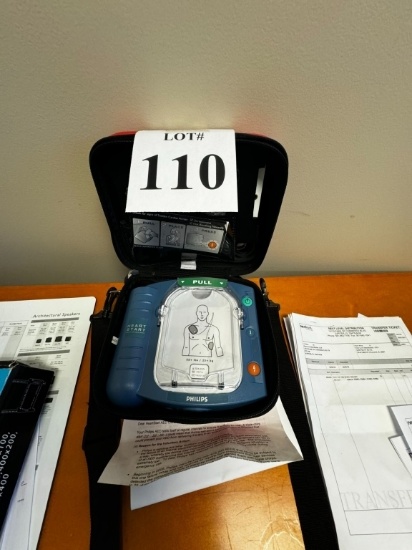 PHILIPS HEARTSTART HS1 DEFIBRILLATOR