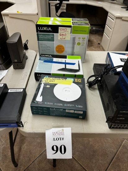 LOT CONSISTING OF (1) TP-LINK ACCESS POINT