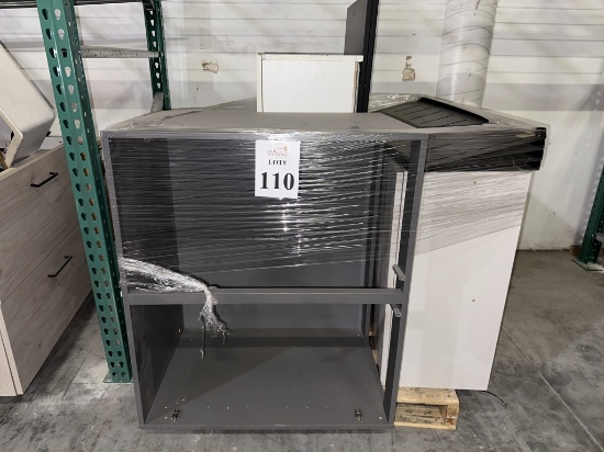 LOT CONSISTING OF MISCELLANEOUS CABINETRY