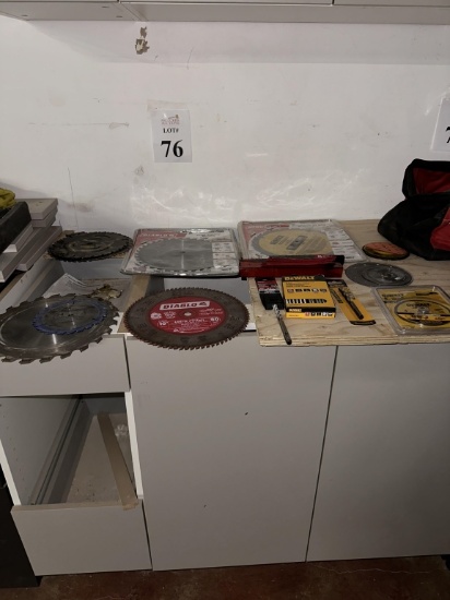 LOT CONSISTING OF ASSORTED SAW BLADES, DRILL BITS