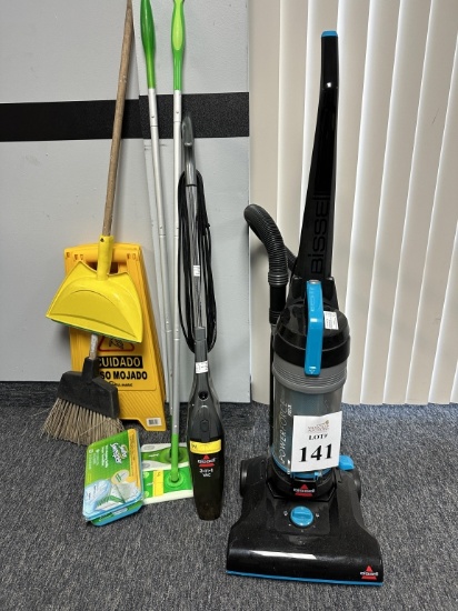LOT CONSISTING OF OFFICE CLEANING SUPPLIES