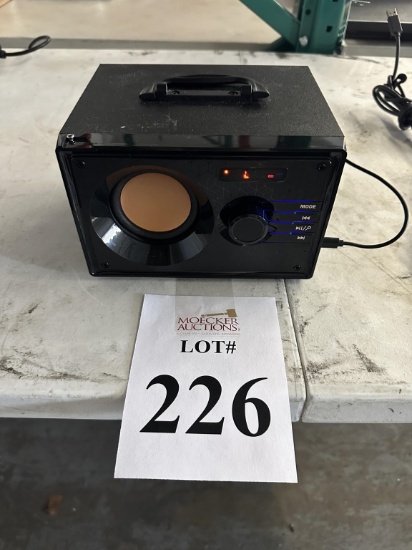 PORTABLE BLUETOOTH SPEAKER WITH FM