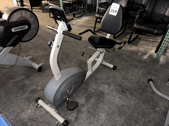 SUNNY HEALTH AND FITNESS RECUMBENT BIKE