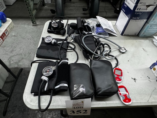 MANUAL BLOOD PRESSURE CUFFS