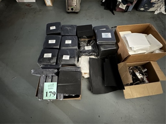 LOT CONSISTING OF FABRIC SQUARES