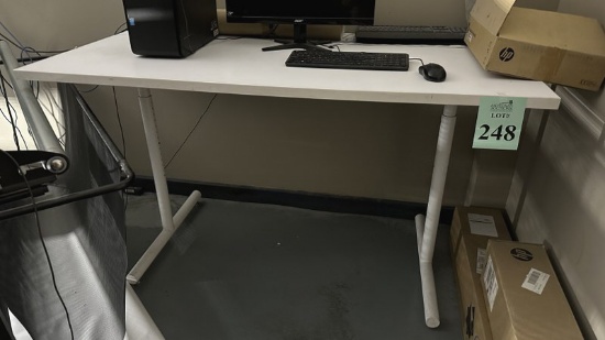 ADJUSTABLE HEIGHT WORKSTATION