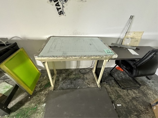 LIGHT TABLE