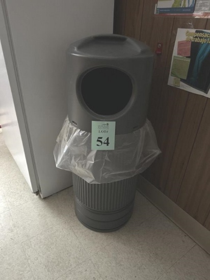 PLASTIC TRASH CAN