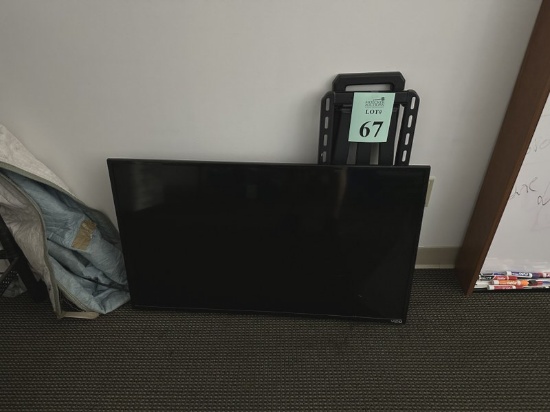 VISIO 40" LCD TV WITH WALL MOUNT