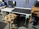 ADJUSTABLE HEIGHT WORKSTATION