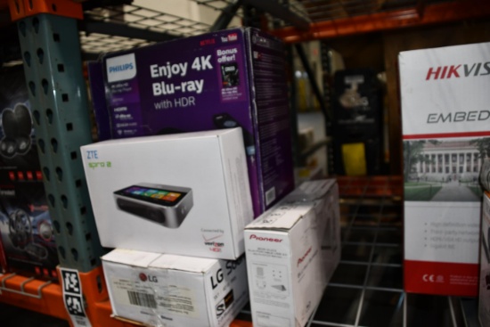 LOT CONSISTING OF RETURNED ELECTRONIC GOODS
