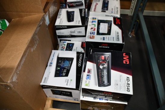 LOT CONSISTING OF RETURNED CAR AUDIO EQUIPMENT