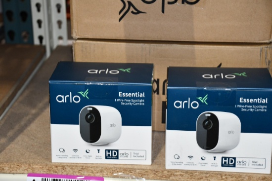 ARLO ESSENTIAL WIRED FREE SPOTLIGHT SECURITY