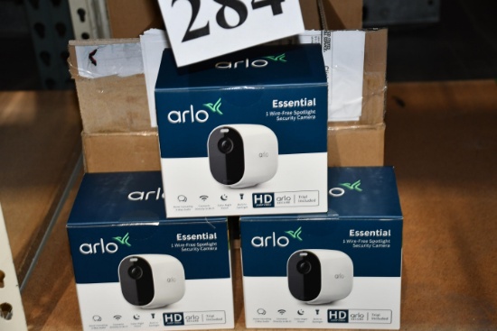 ARLO ESSENTIAL WIRED FREE SPOTLIGHT SECURITY