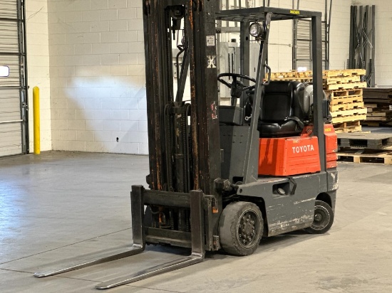 TOYOTA 3 STAGE PROPANE FORKLIFT