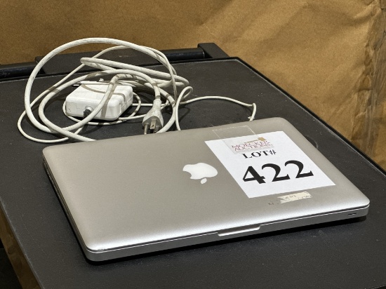 APPLE MACBOOK (TESTED, POWERS ON)