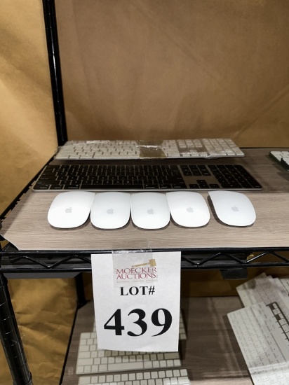 LOT CONSISTING OF ASSORTED APPLE PRODUCTS