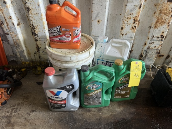 LOT CONSISTING OF SYNTHETIC OILS, HYDRAULIC