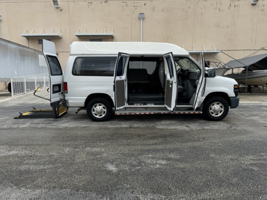 2014 FORD E-250 SUPER DUTY ADVANCE TRAC RSC MOBILITY VAN (MUST PICK UP IN FORT LAUDERDALE, FL)