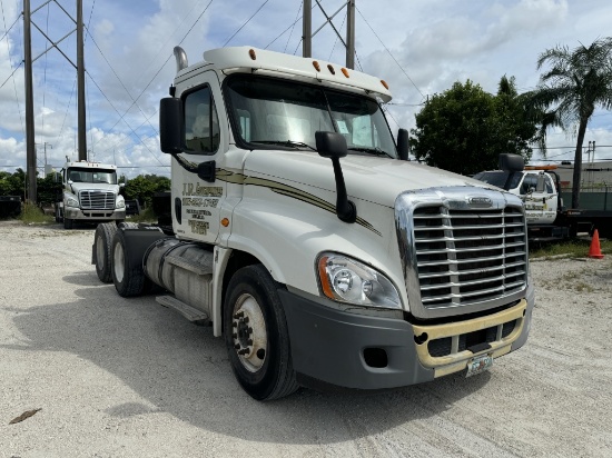 2012 FREIGHTLINER CASCADIA 125 TRACTOR TRAILER TRUCK