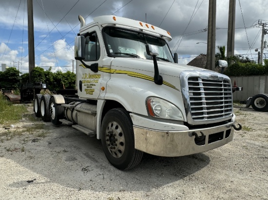 2013 FREIGHTLINER CASCADIA 125 TRACTOR TRAILER TRUCK
