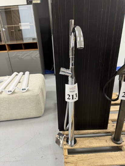 FLOOR MOUNT TUB FILLER WITH HAND SHOWER, CHROME