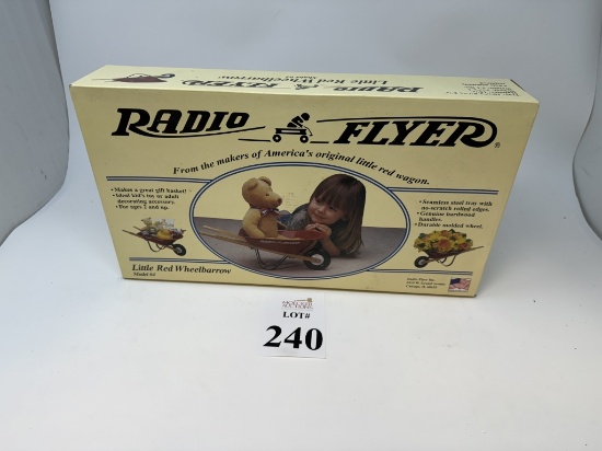 RADIO FLYER LITTLE RED WHEELBARROW MODEL 4